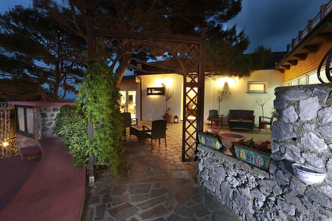 Vrclub - Villa Ridente Residence Porto San Giorgio Exterior photo
